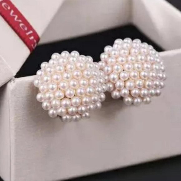 Clip On Timeless Pearly Earrings - Picture 1 of 4